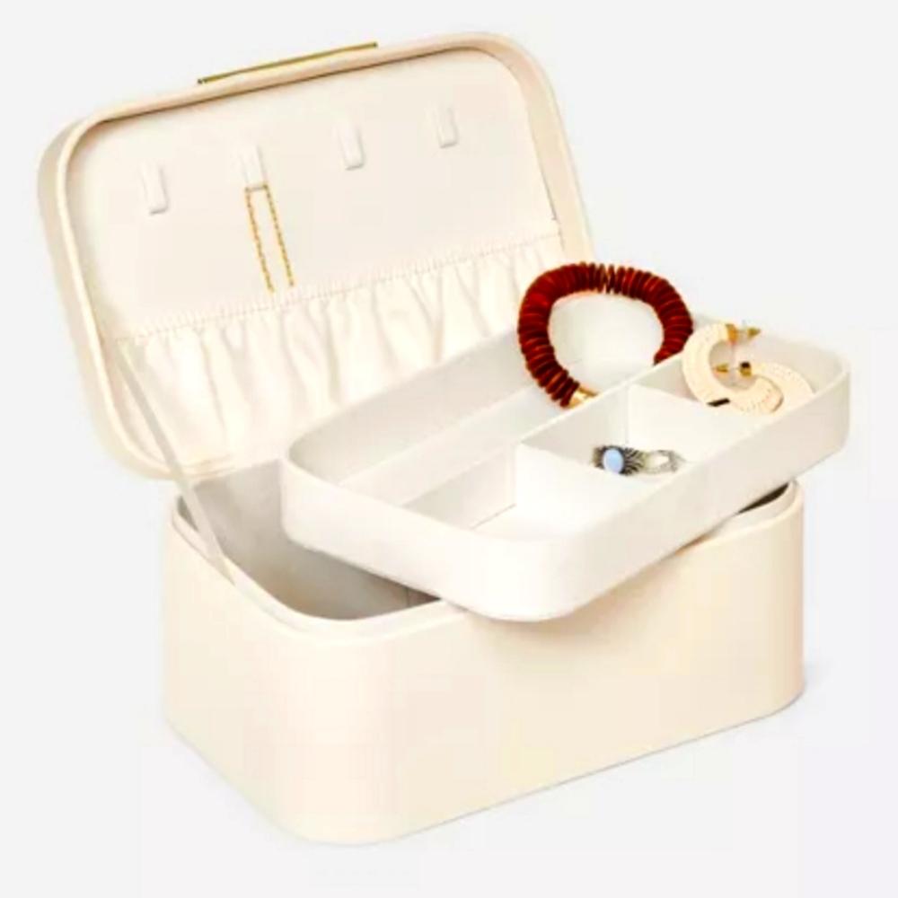 NWT - Leather Jewelry Organizer
